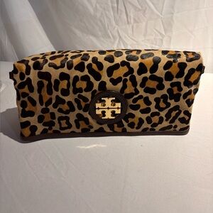 Tory Burch 🐆  Leopard Print Fold Over Crossbody With removable strap